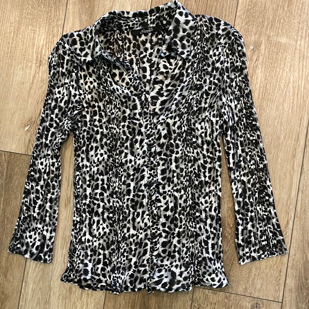 Cute longs sleeve top